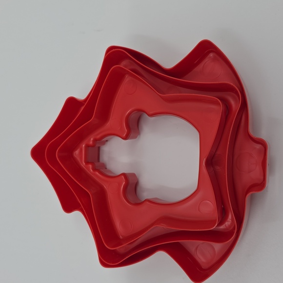 Tupperware XMAS Cookie Cutters New - Picture 5 of 7